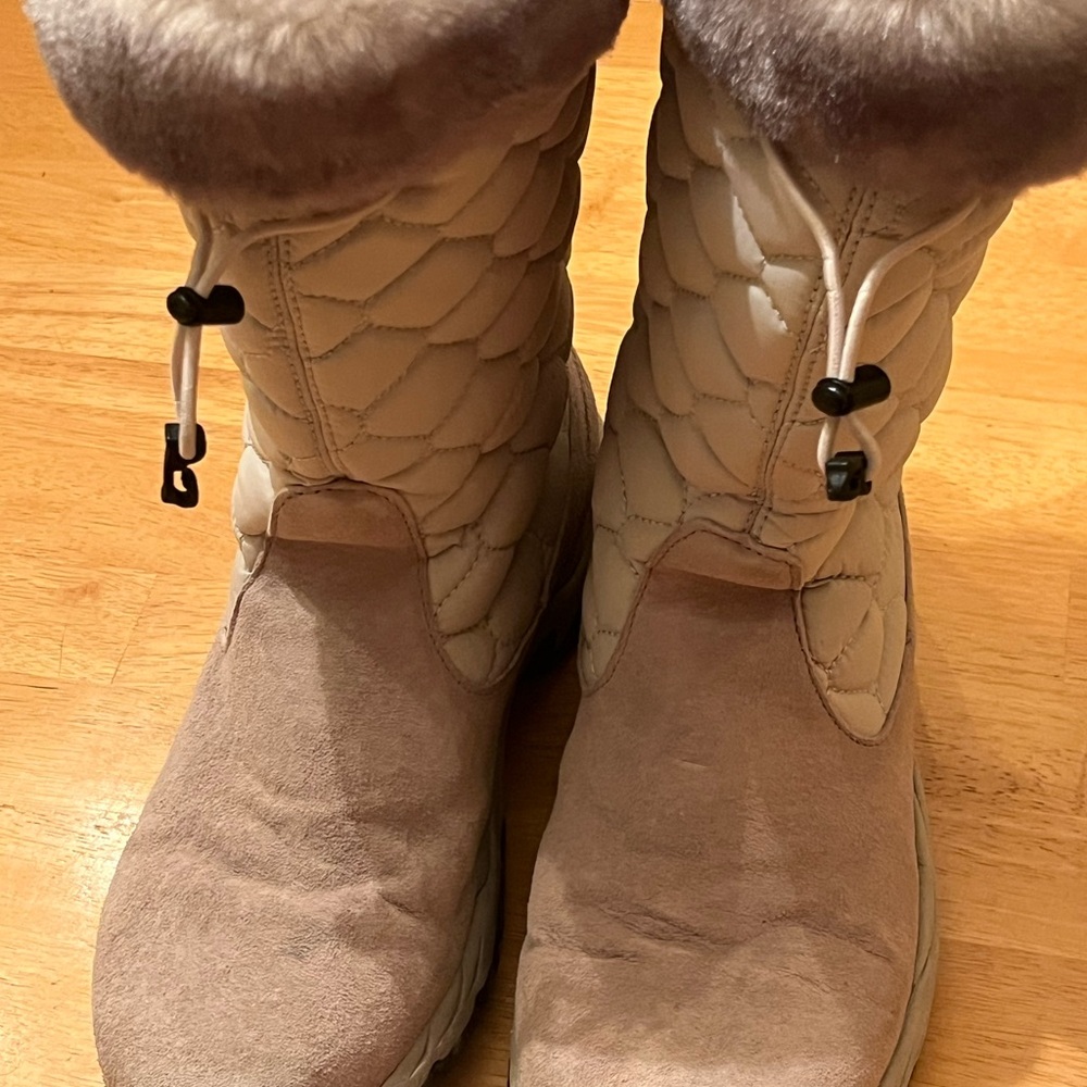 Women's Quilted L.L. Bean Winter Boots - Picture 4 of 11